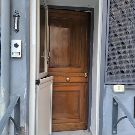 Stop Al Duomo Napoli